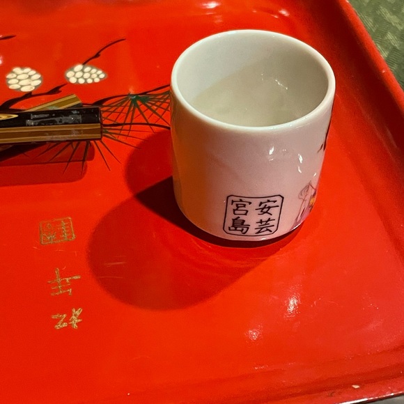 From Japan made in China tea set a two tall saki cups, four matching tea cups - Picture 10 of 16